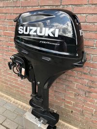 Zeer nette Suzuki 15pk 4takt langstaart buitenboordmotor. Zeer geschikt voor een sloep of stalen boot. Wordt geleverd inclusief toebehoren
