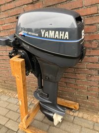 Nette en zeer goede Yamaha 8pk 4takt langstaart buitenboordmotor. Knuppel bediend. Zeer stille en sterke motor!