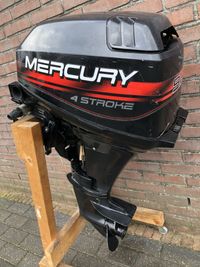 Nette en goede Mercury (Yamaha) 9.9pk 4takt buitenboordmotor. Op afstandsbediening, met handstart zeer geschikt voor een rib